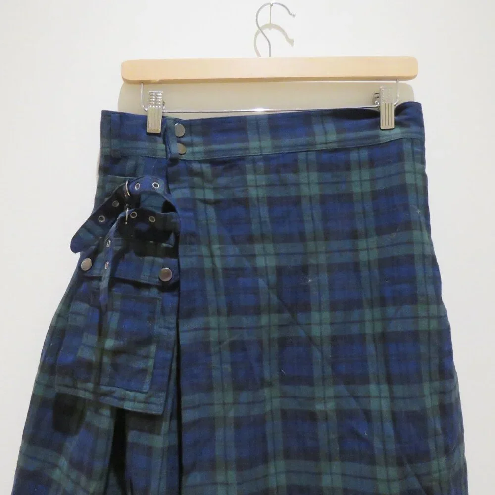 SCARLET DARKNESS Scottish Tartan Black Watch Plaid Kilt Small Alt Punk Grunge - Picture 3 of 16